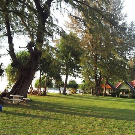 Klongdao Beach Resort Koh Lanta Exterior photo