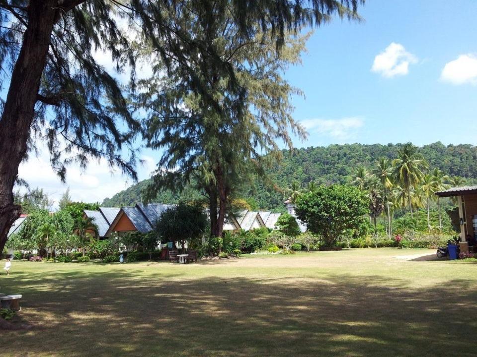 Klongdao Beach Resort Koh Lanta Exterior photo