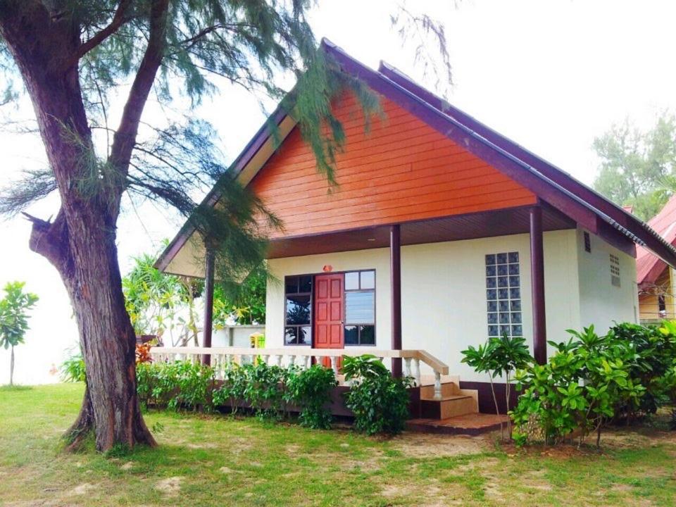 Klongdao Beach Resort Koh Lanta Exterior photo