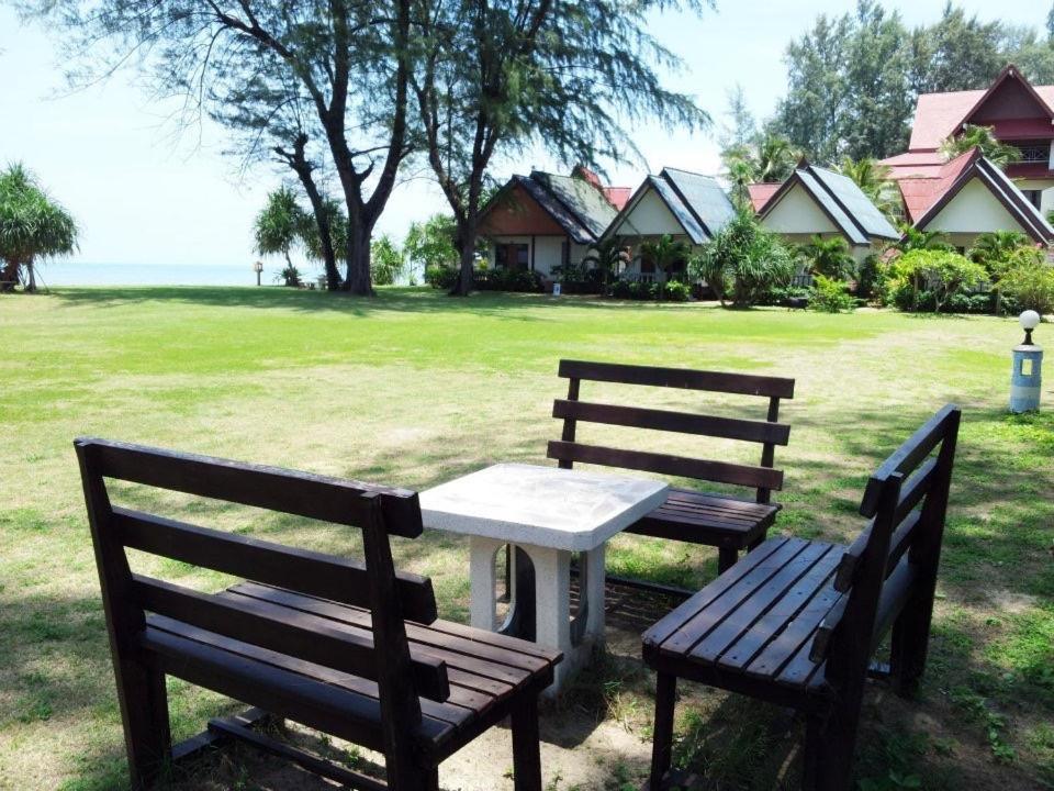Klongdao Beach Resort Koh Lanta Exterior photo