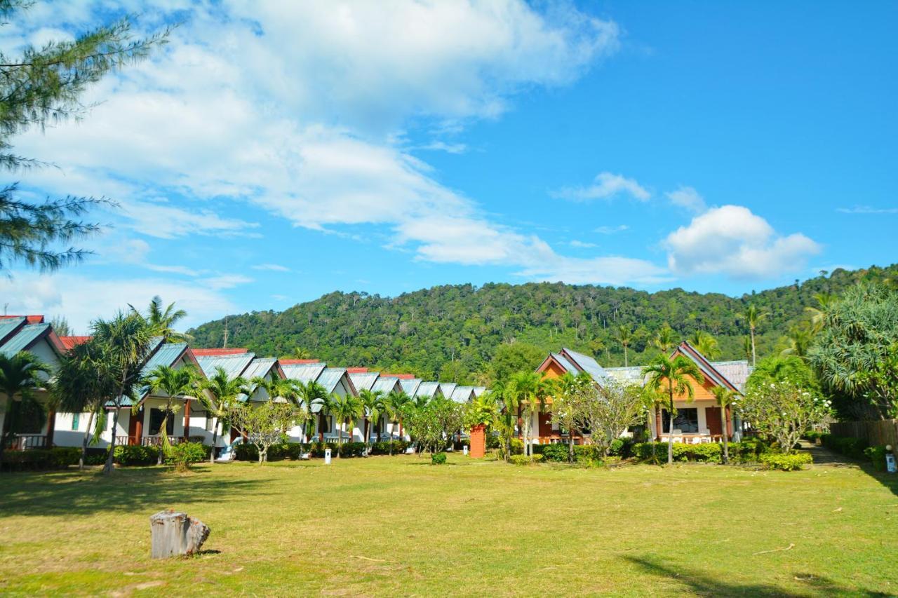 Klongdao Beach Resort Koh Lanta Exterior photo