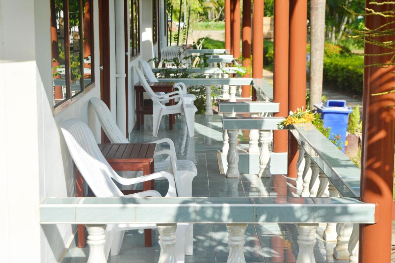 Klongdao Beach Resort Koh Lanta Exterior photo