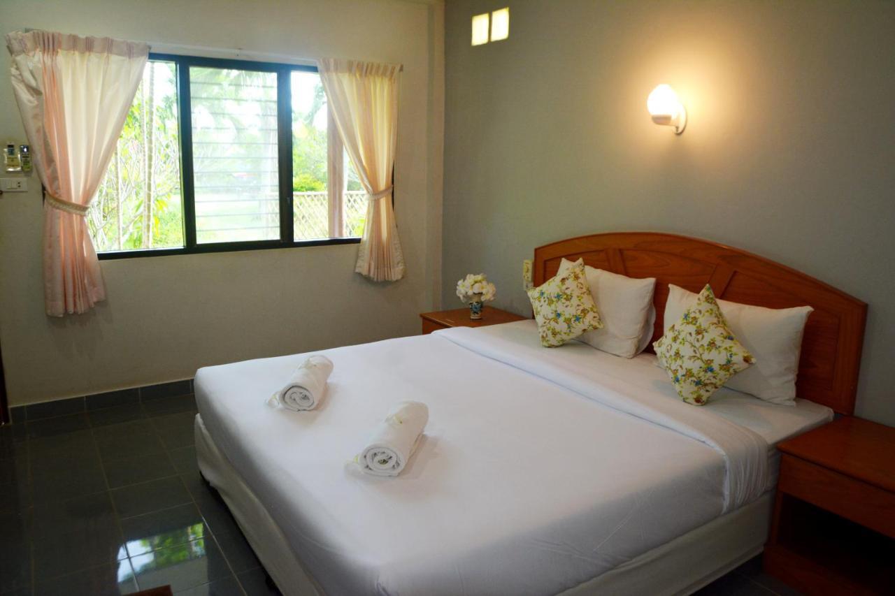 Klongdao Beach Resort Koh Lanta Exterior photo